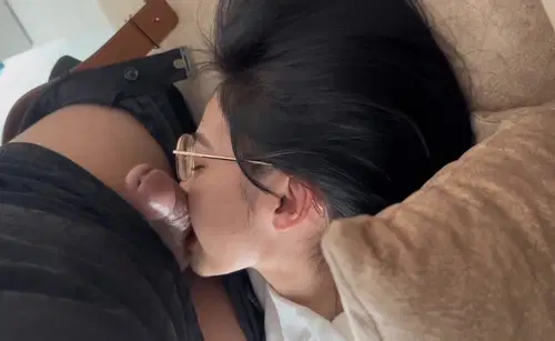 be-sinh-vien-kinh-can-mut-phe-qua-em-vut-ca-kinh-sang-ben