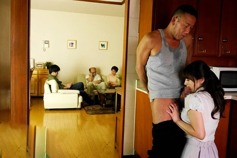 bo-chong-len-lut-dit-vao-lon-con-dau