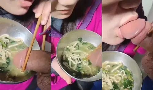 doc-la-em-an-mi-con-lay-chim-anh-cham-vao-nuoc-de-mut