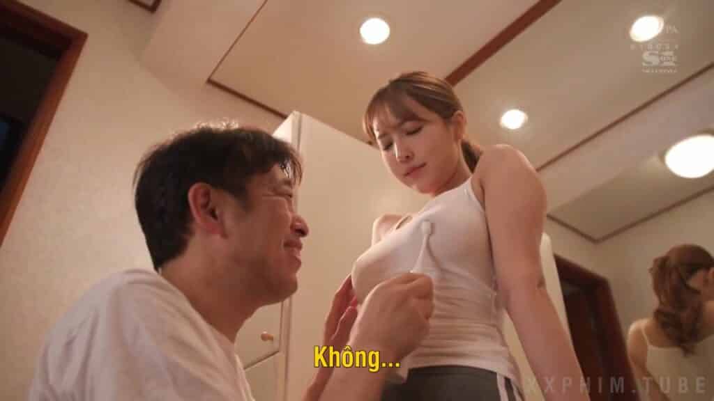 loan-luan-bo-chong-nang-dau-khi-con-trai-vang-nha